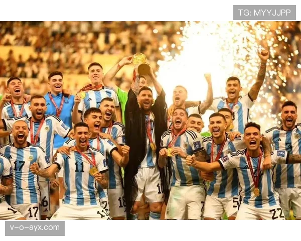 奥塔门迪世界杯决赛稳健防守彰显领袖风范，助阿根廷成功夺冠