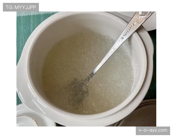 昌雅妮跳水冠军回家，邻居说她妈每天凌晨四点炖燕窝